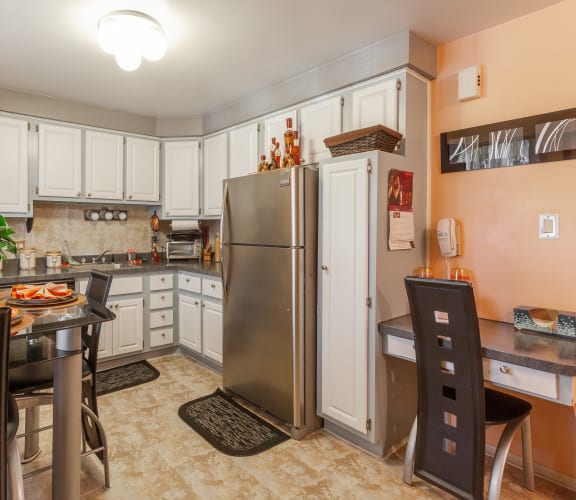 Stratford Villa Apartments in Oak Park, MI